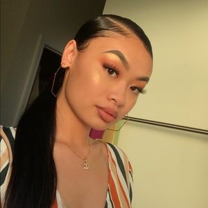 Meet your Posher, Vina